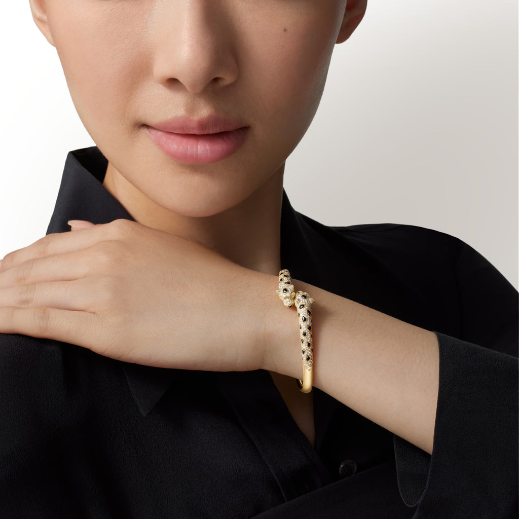 PANTHÈRE DE CARTIER ARMREIF, HALB AUSGEFASST